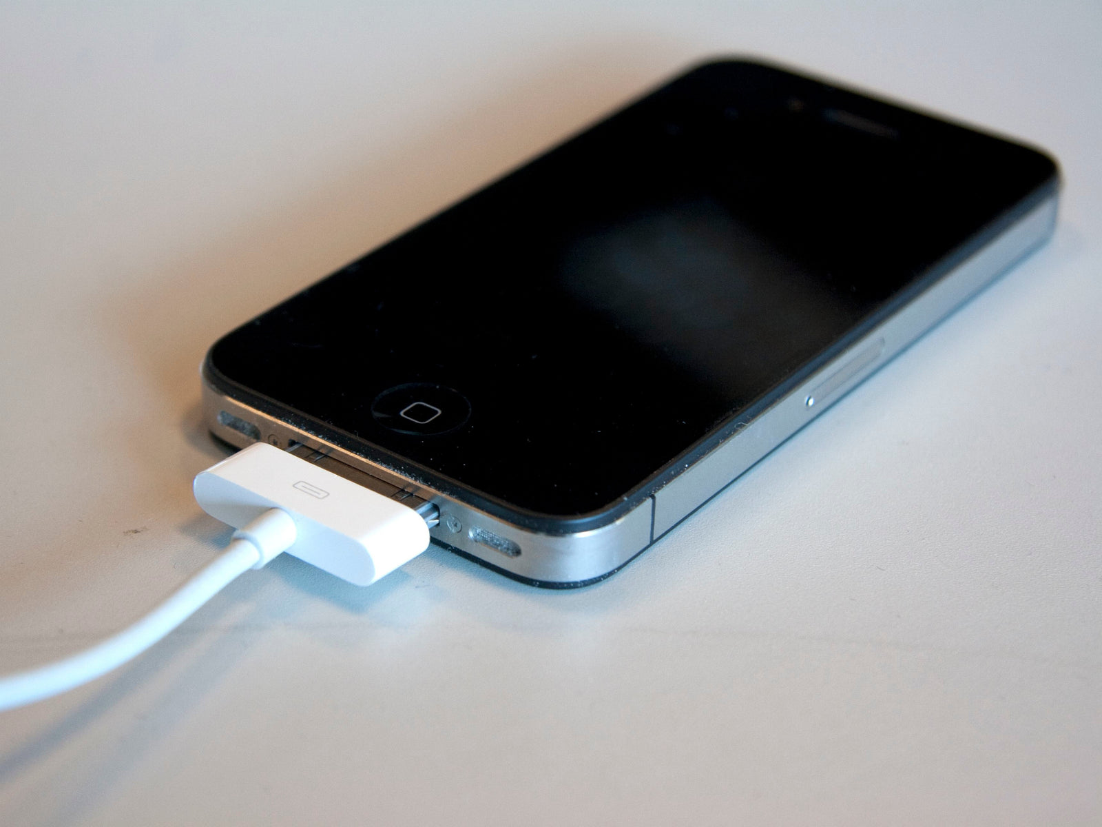 Why is Apple Still Using Proprietary Connectors?